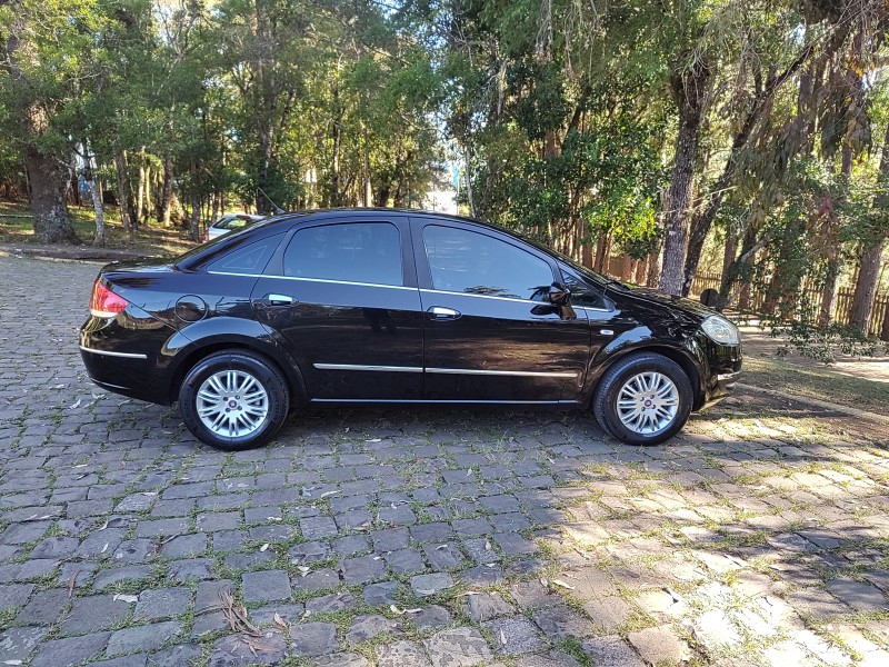 LINEA 1.8 ESSENCE 16V FLEX 4P MANUAL - 2015 - CAXIAS DO SUL