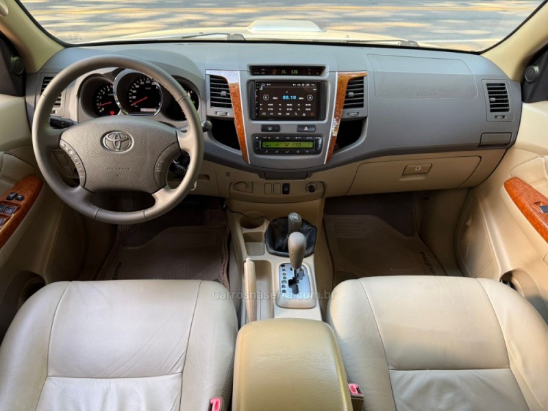 HILUX SW4 3.0 SRV 4X4 7 LUGARES 16V TURBO INTERCOOLER DIESEL 4P AUTOMÁTICO - 2010 - DOIS IRMãOS