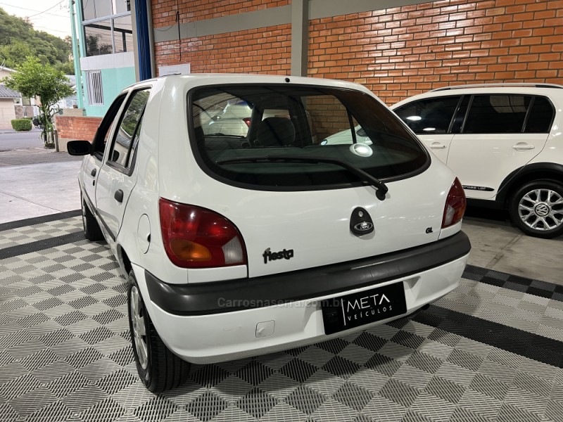FIESTA 1.0 MPI CLASS 8V FLEX 4P MANUAL - 2001 - BENTO GONçALVES