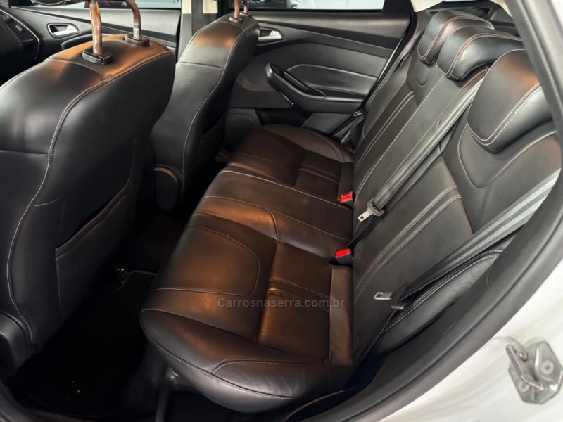 FOCUS 1.6 SE 16V FLEX 4P AUTOMÁTICO - 2015 - FELIZ