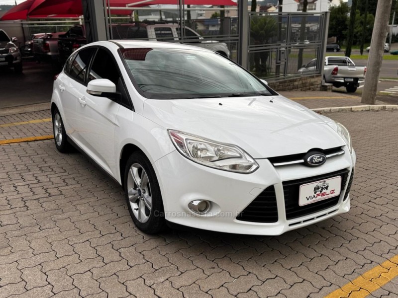 FOCUS 1.6 SE 16V FLEX 4P AUTOMÁTICO - 2015 - FELIZ