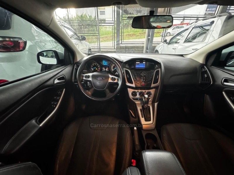 FOCUS 1.6 SE 16V FLEX 4P AUTOMÁTICO - 2015 - FELIZ