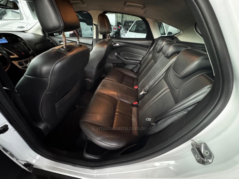 FOCUS 1.6 SE 16V FLEX 4P AUTOMÁTICO - 2015 - FELIZ