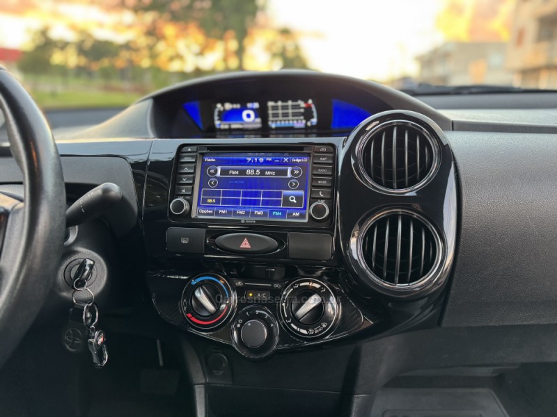 ETIOS 1.5 PLATINUM SEDAN 16V FLEX 4P AUTOMÁTICO - 2017 - CASCA