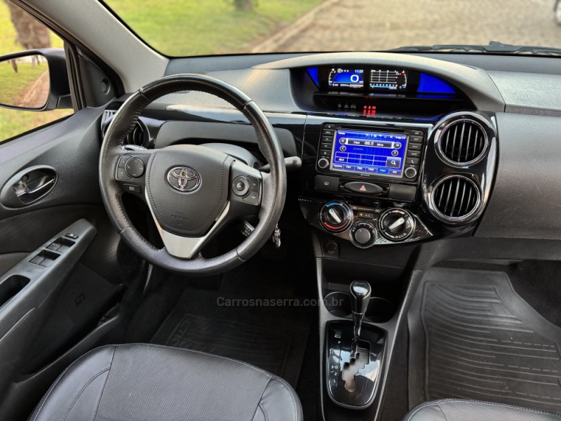 ETIOS 1.5 PLATINUM SEDAN 16V FLEX 4P AUTOMÁTICO - 2017 - CASCA