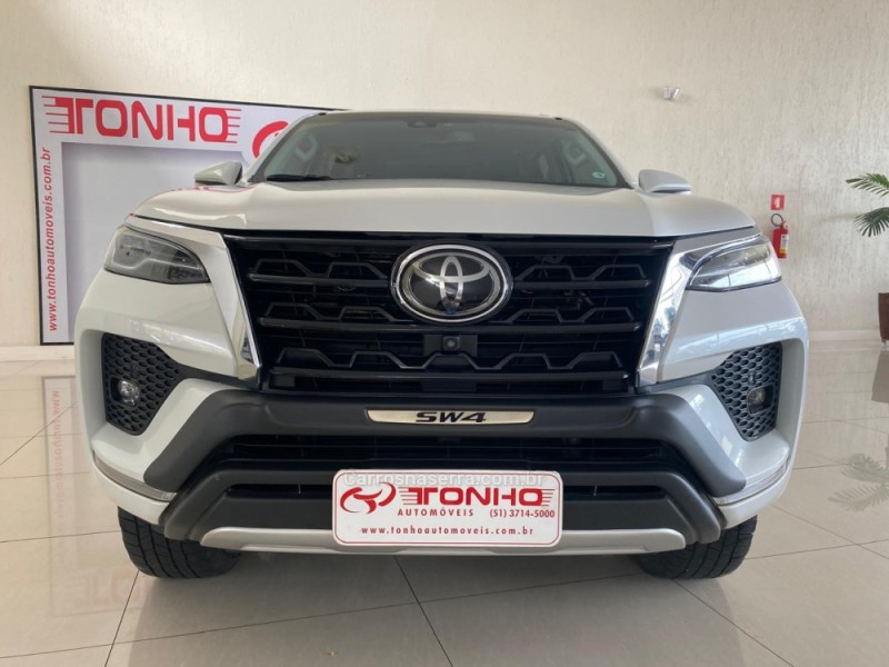 HILUX SW4 2.8 4X4 SRX PLATINUM TURBO DIESEL 4P AUTOMÁTICO - 2023 - LAJEADO