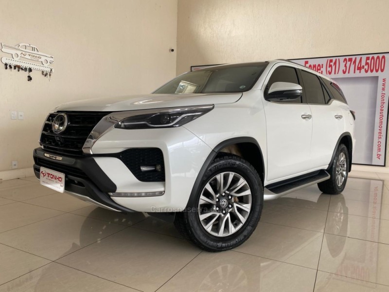 HILUX SW4 2.8 4X4 SRX PLATINUM TURBO DIESEL 4P AUTOMÁTICO