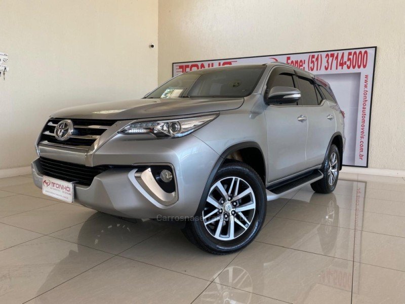 HILUX SW4 2.8 SRX 4X4 7 LUGARES 16V TURBO INTERCOOLER DIESEL 4P AUTOMÁTICO