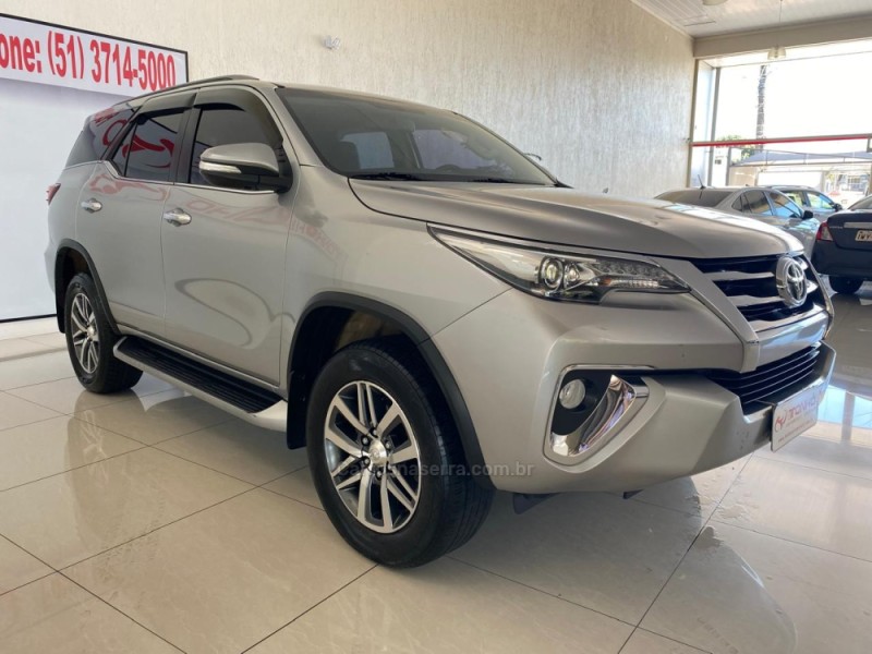 HILUX SW4 2.8 SRX 4X4 7 LUGARES 16V TURBO INTERCOOLER DIESEL 4P AUTOMÁTICO - 2016 - LAJEADO