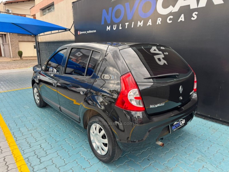 SANDERO 1.0 EXPRESSION 16V FLEX 4P MANUAL - 2010 - ESTâNCIA VELHA