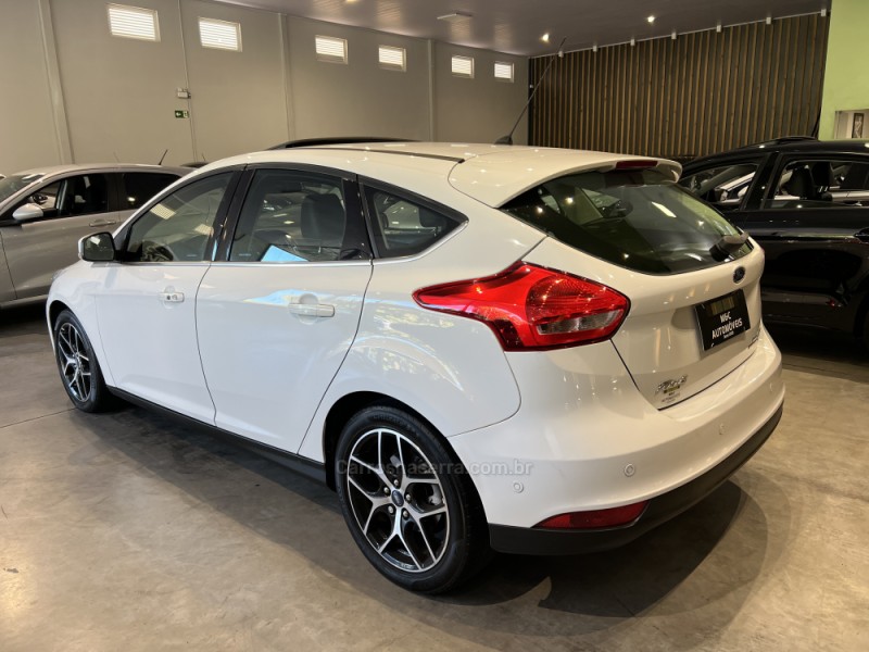 FOCUS 2.0 TITANIUM PLUS 16V FLEX 4P AUTOMÁTICO - 2016 - CAXIAS DO SUL