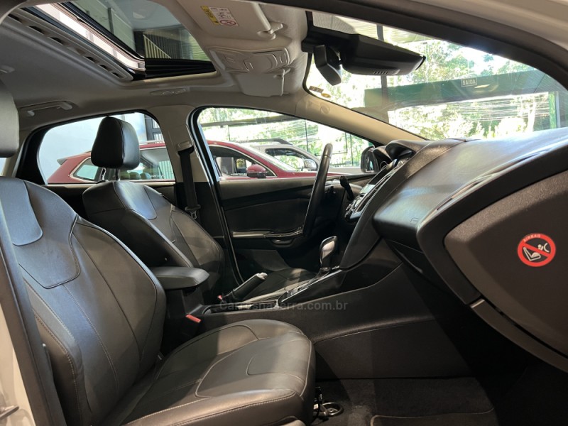 FOCUS 2.0 TITANIUM PLUS 16V FLEX 4P AUTOMÁTICO - 2016 - CAXIAS DO SUL