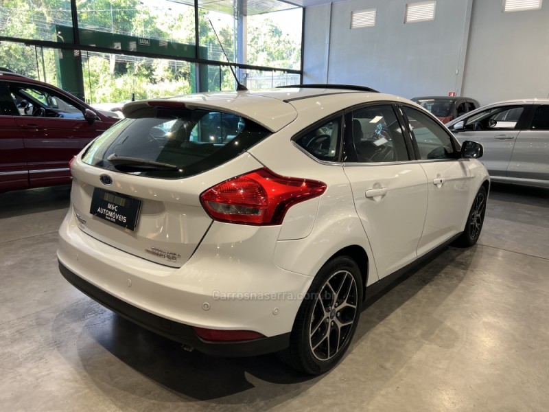 FOCUS 2.0 TITANIUM PLUS 16V FLEX 4P AUTOMÁTICO - 2016 - CAXIAS DO SUL