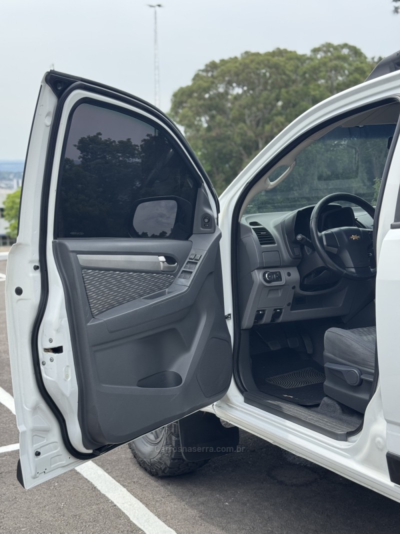 S10 2.4 LT 4X2 CD 8V FLEX 4P MANUAL - 2014 - CAXIAS DO SUL