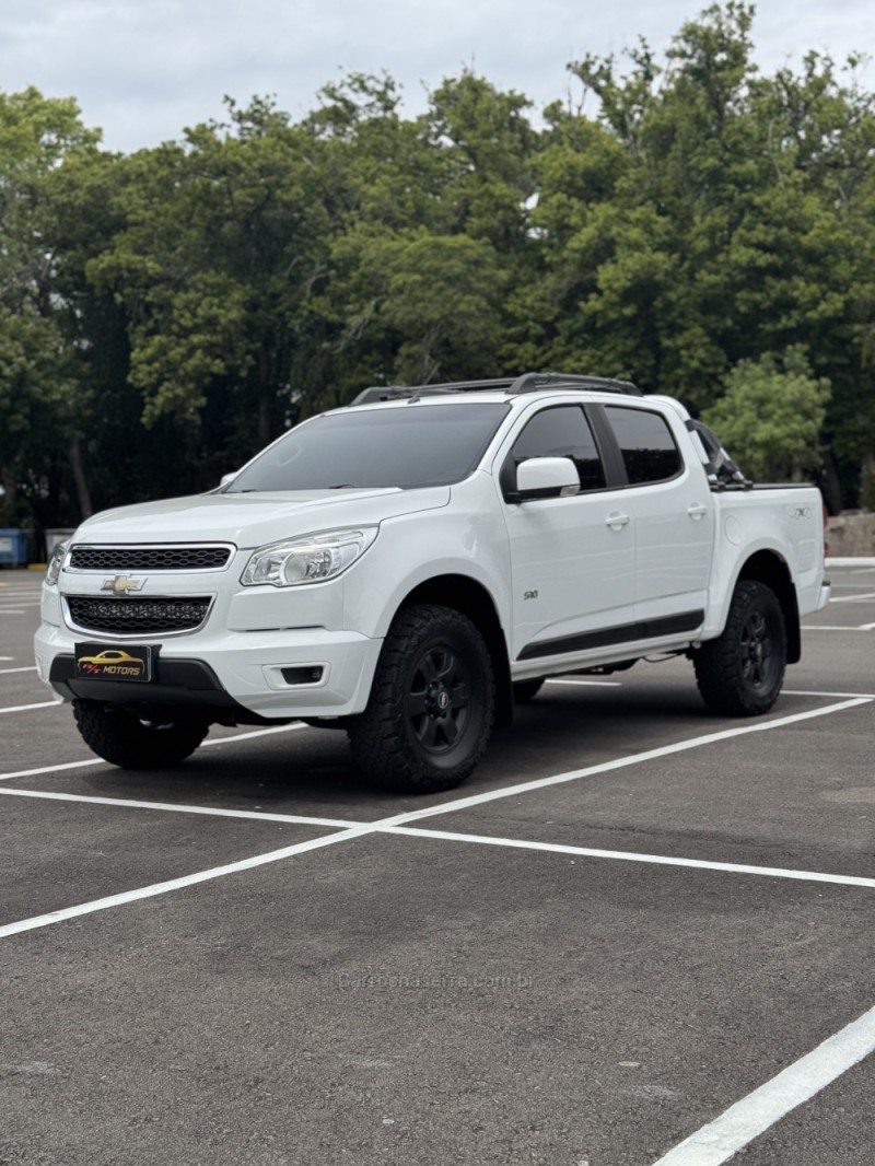 S10 2.4 LT 4X2 CD 8V FLEX 4P MANUAL - 2014 - CAXIAS DO SUL