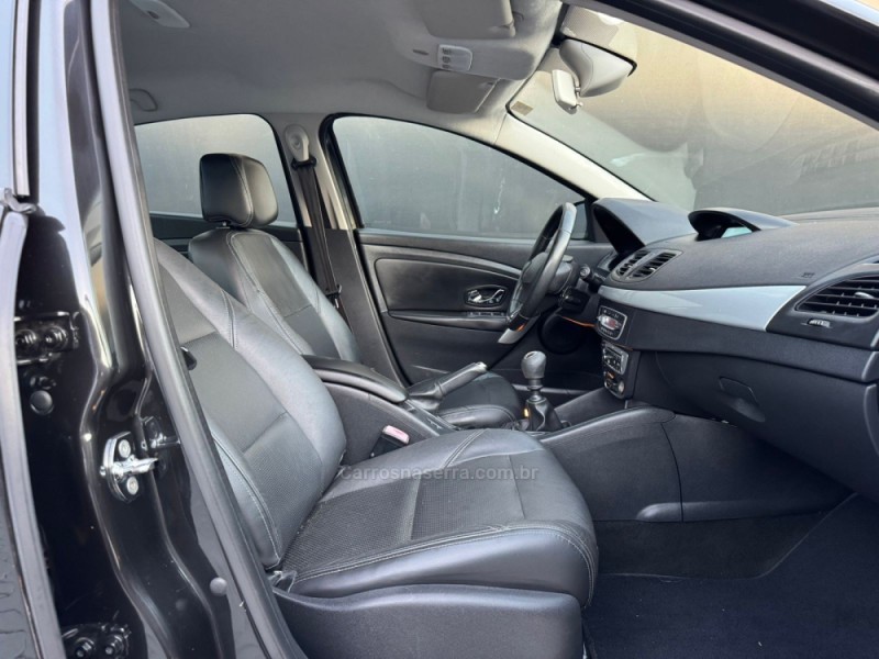 FLUENCE 2.0 DYNAMIQUE 16V FLEX 4P MANUAL - 2014 - ESTâNCIA VELHA