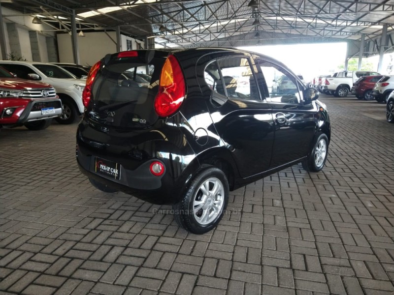 QQ 1.0 MPFI LOOK 12V GASOLINA 4P MANUAL - 2020 - CAXIAS DO SUL