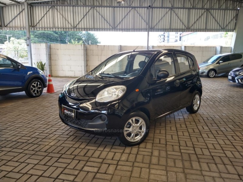qq 1.0 mpfi look 12v gasolina 4p manual 2020 caxias do sul