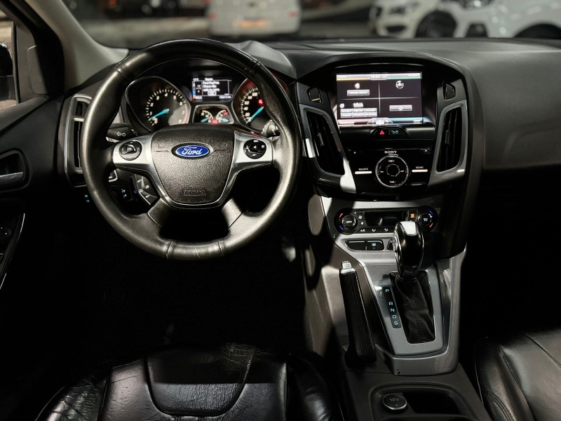 FOCUS 2.0 TITANIUM PLUS HATCH 16V FLEX 4P AUTO - 2015 - CAXIAS DO SUL