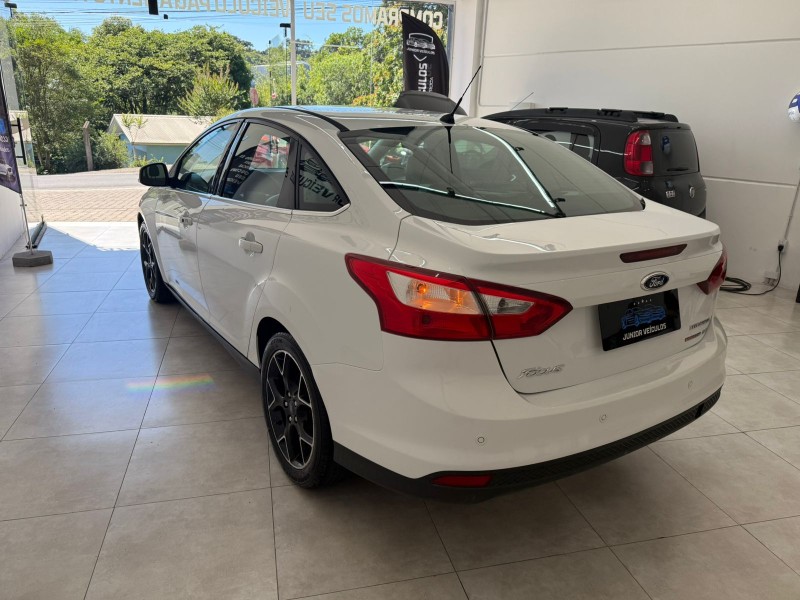 FOCUS 2.0 TITANIUM SEDAN 16V FLEX 4P AUTOMÁTICO - 2015 - BENTO GONçALVES