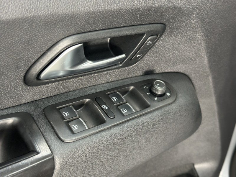 AMAROK 3.0 V6 TDI HIGHLINE CD DIESEL 4MOTION AUTOMÁTICO - 2023 - SANTA CRUZ DO SUL