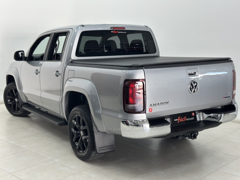 AMAROK 3.0 V6 TDI HIGHLINE CD DIESEL 4MOTION AUTOMÁTICO - 2023 - SANTA CRUZ DO SUL