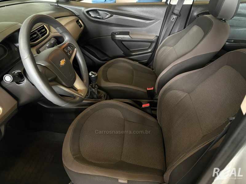 PRISMA 1.0 MPFI LT 8V FLEX 4P MANUAL - 2016 - SAPIRANGA