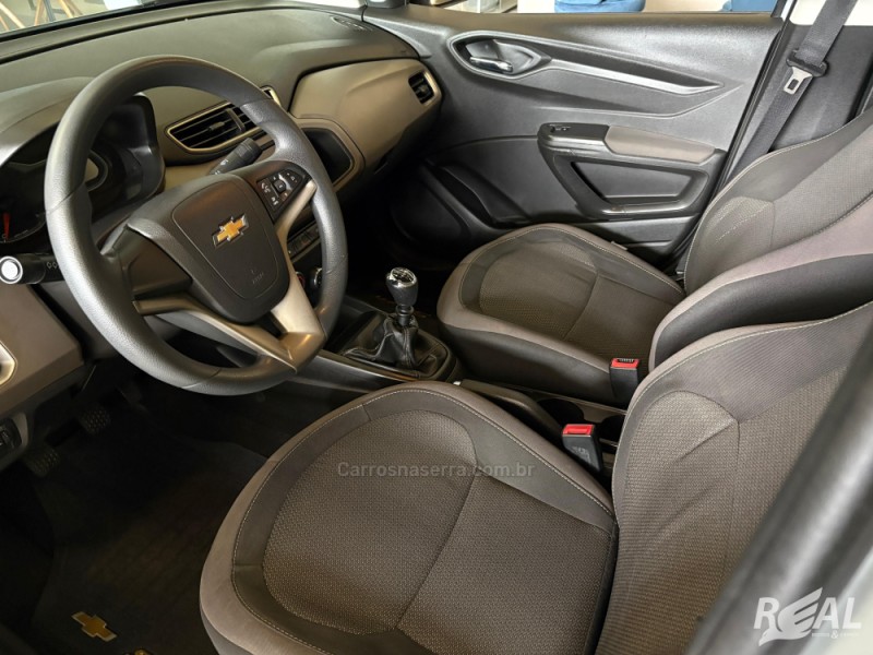 PRISMA 1.0 MPFI LT 8V FLEX 4P MANUAL - 2016 - SAPIRANGA