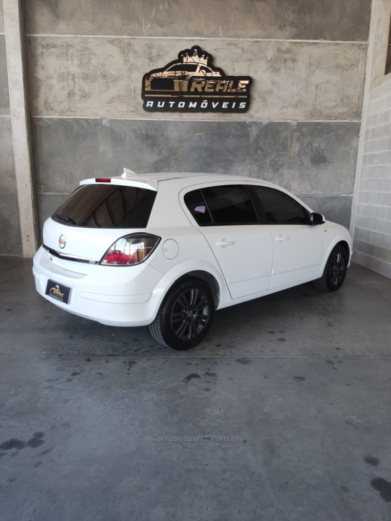 VECTRA 2.0 MPFI GT HATCH 8V FLEX 4P MANUAL - 2008 - VALE REAL