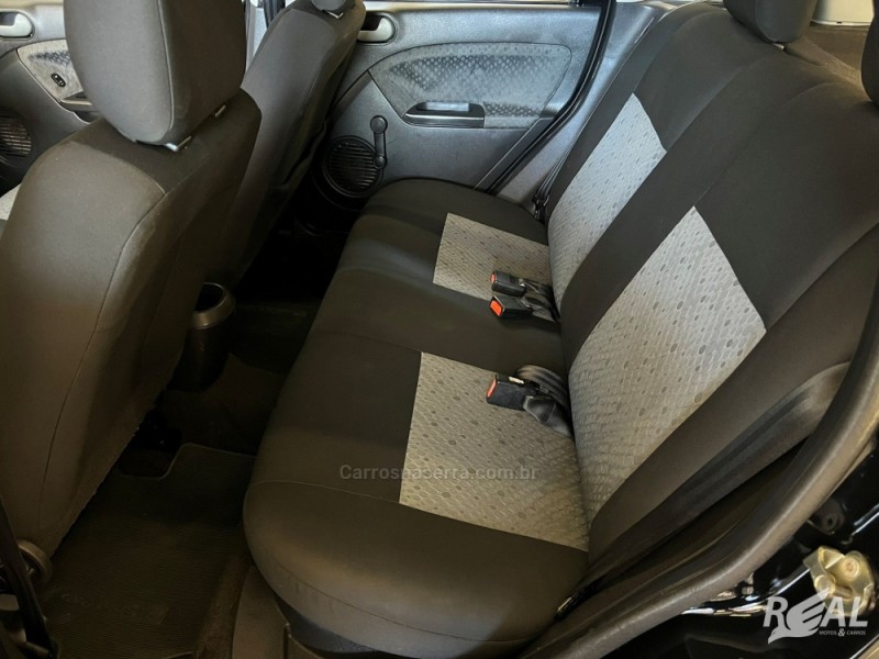 FIESTA 1.6 ROCAM SE 8V FLEX 4P MANUAL - 2011 - SAPIRANGA