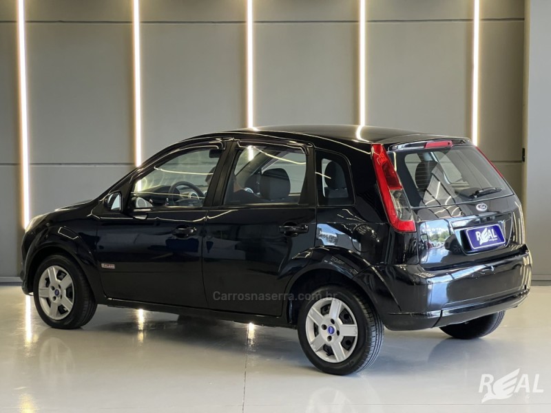 FIESTA 1.6 ROCAM SE 8V FLEX 4P MANUAL - 2011 - SAPIRANGA