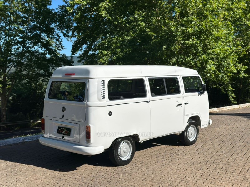 KOMBI 1.4 MI STD LOTAÇÃO 8V FLEX 3P MANUAL - 2014 - DOIS IRMãOS