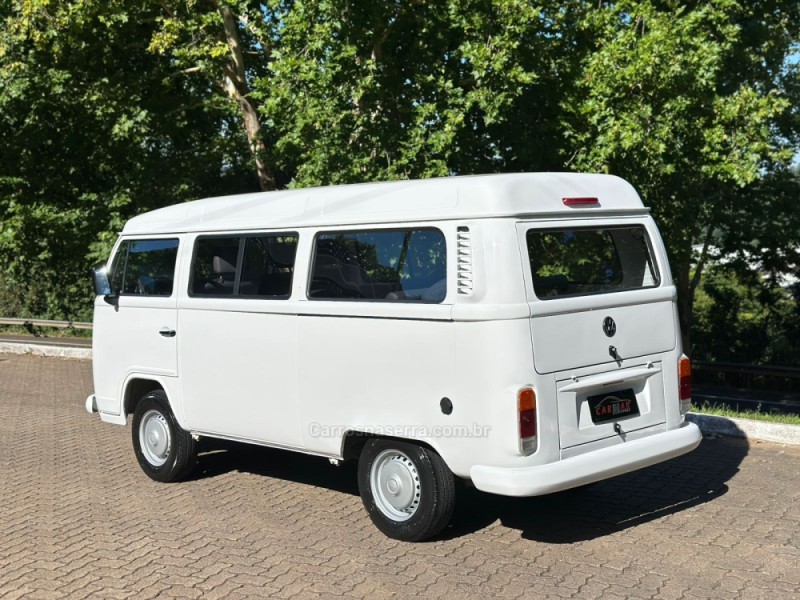 KOMBI 1.4 MI STD LOTAÇÃO 8V FLEX 3P MANUAL - 2014 - DOIS IRMãOS