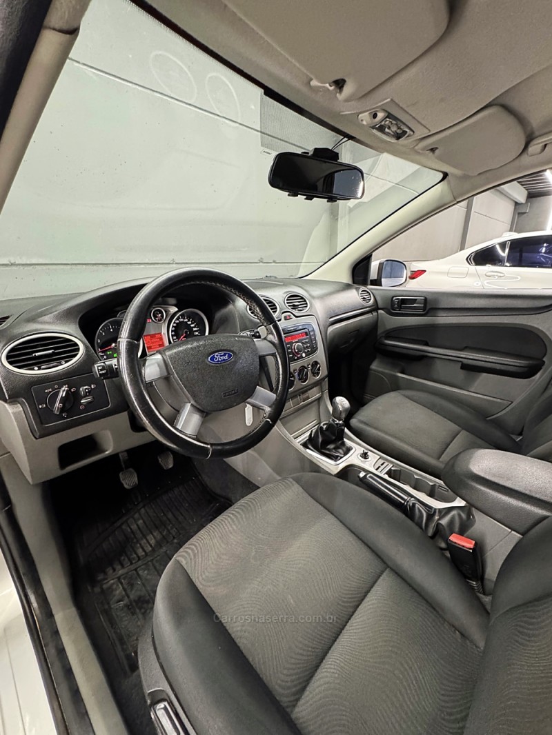 FOCUS 1.6 GLX 16V FLEX 4P MANUAL - 2012 - PASSO FUNDO