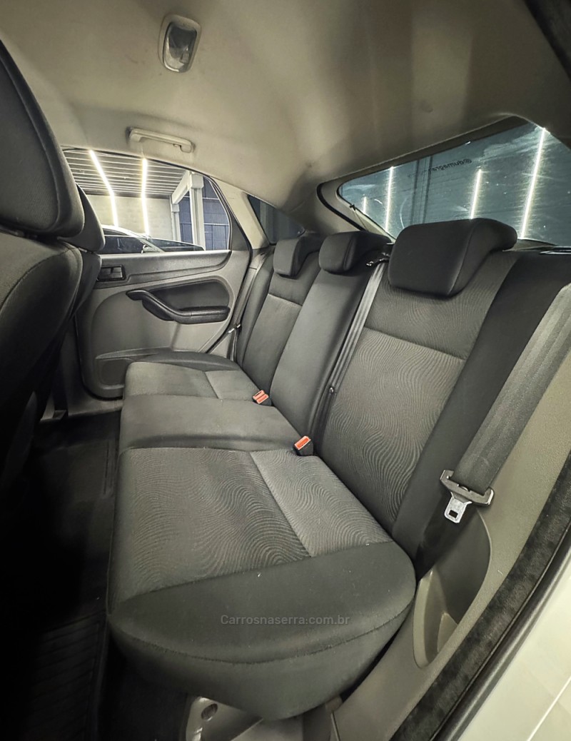 FOCUS 1.6 GLX 16V FLEX 4P MANUAL - 2012 - PASSO FUNDO