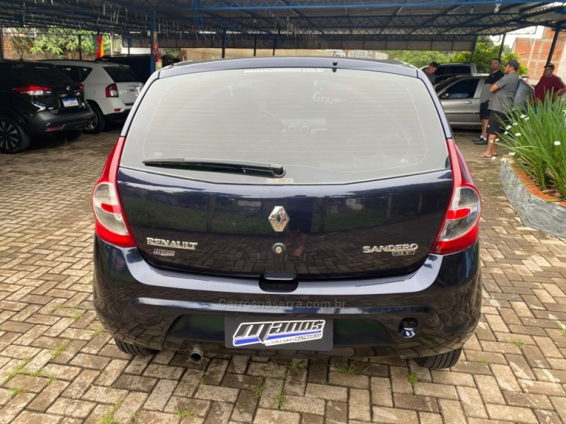 SANDERO 1.0 AUTHENTIQUE 16V FLEX 4P MANUAL - 2011 - CANELA