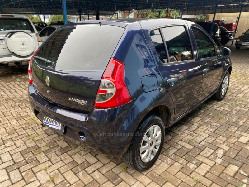 SANDERO 1.0 AUTHENTIQUE 16V FLEX 4P MANUAL - 2011 - CANELA
