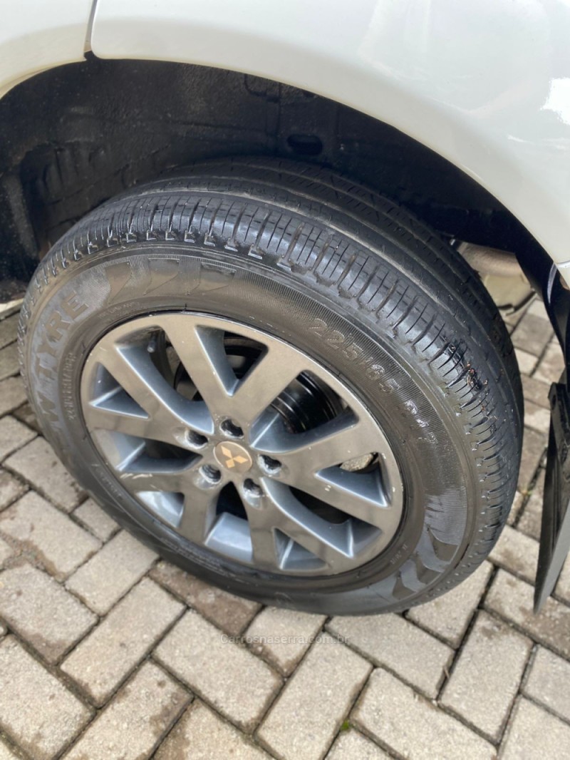 PAJERO TR4 2.0 4X2 16V 140CV FLEX 4P AUTOMÁTICO - 2014 - CANELA