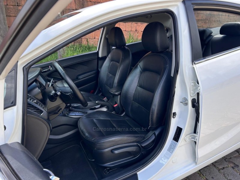 CERATO 1.6 SX3 16V FLEX 4P AUTOMÁTICO - 2014 - VENâNCIO AIRES