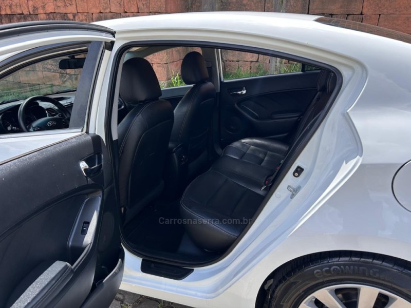 CERATO 1.6 SX3 16V FLEX 4P AUTOMÁTICO - 2014 - VENâNCIO AIRES