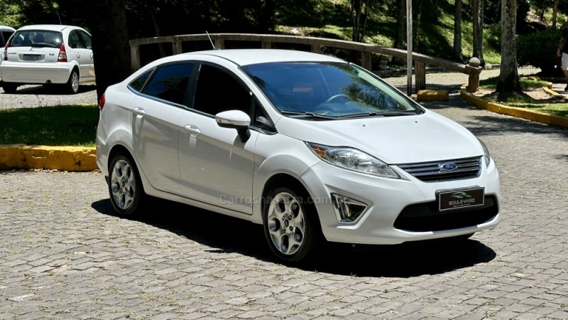 fiesta 1.6 se sedan 16v flex 4p manual 2013 caxias do sul