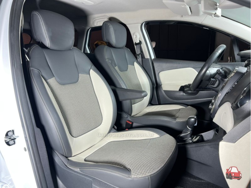 CAPTUR 1.6 16V FLEX INTENSE AUTOMÁTICO - 2018 - CAXIAS DO SUL