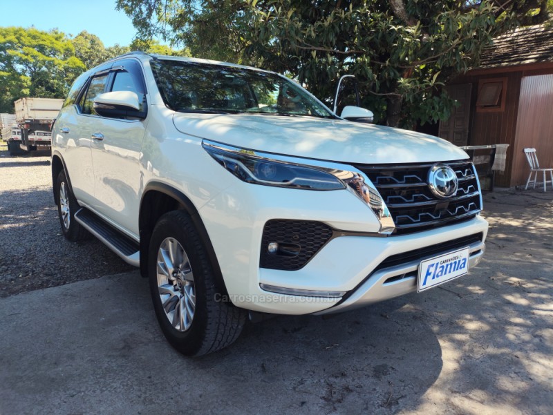 hilux sw4  2021 garibaldi