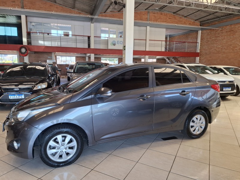 HB20S 1.6 COMFORT PLUS 16V FLEX 4P MANUAL - 2014 - FARROUPILHA
