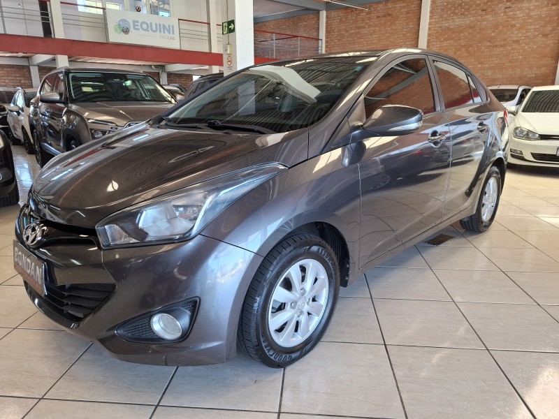 HB20S 1.6 COMFORT PLUS 16V FLEX 4P MANUAL - 2014 - FARROUPILHA
