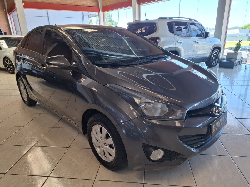 HB20S 1.6 COMFORT PLUS 16V FLEX 4P MANUAL - 2014 - FARROUPILHA