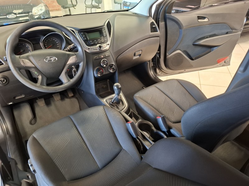 HB20S 1.6 COMFORT PLUS 16V FLEX 4P MANUAL - 2014 - FARROUPILHA