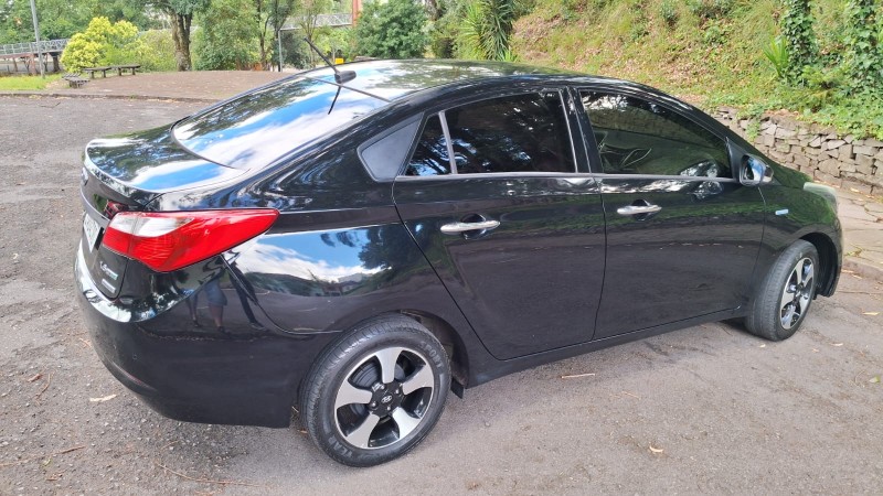 HB20 1.6 COMFORT PLUS 16V FLEX 4P AUTOMÁTICO - 2015 - CAXIAS DO SUL