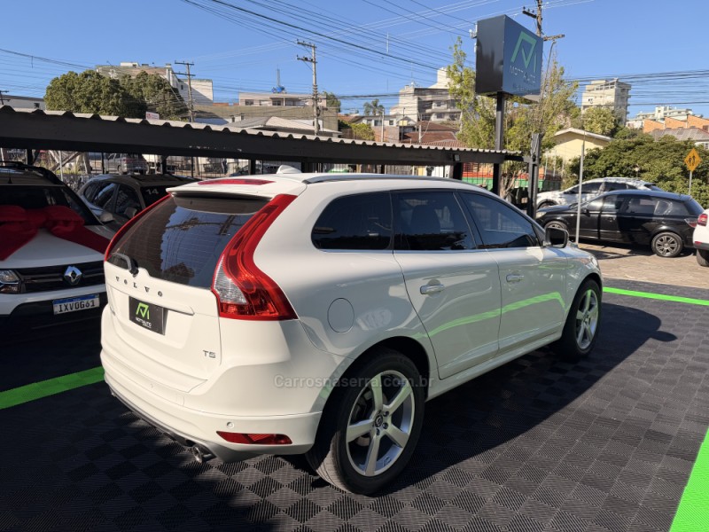XC60 2.0 T5 R DESIGN TURBO GASOLINA 4P AUTOMÁTICO - 2015 - CAXIAS DO SUL