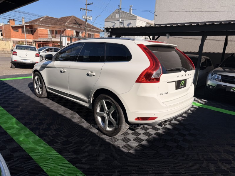 XC60 2.0 T5 R DESIGN TURBO GASOLINA 4P AUTOMÁTICO - 2015 - CAXIAS DO SUL